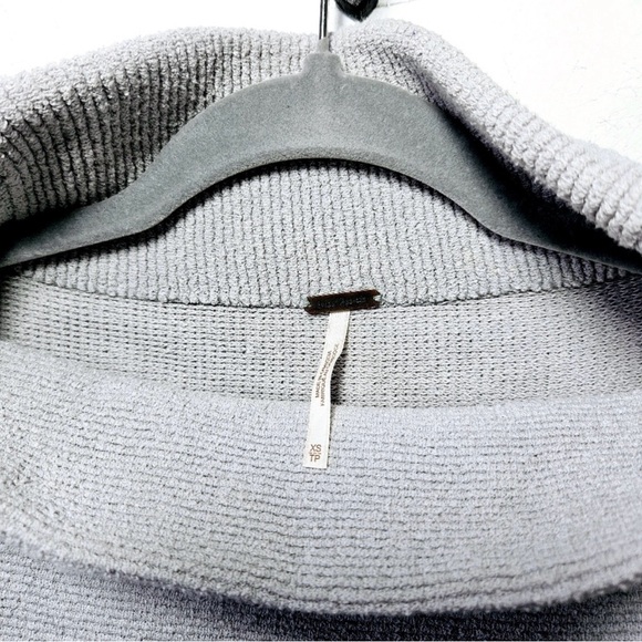 FREE PEOPLE - OTTOMAN Cozy Gray Women's Sweater - Picture 4 of 4